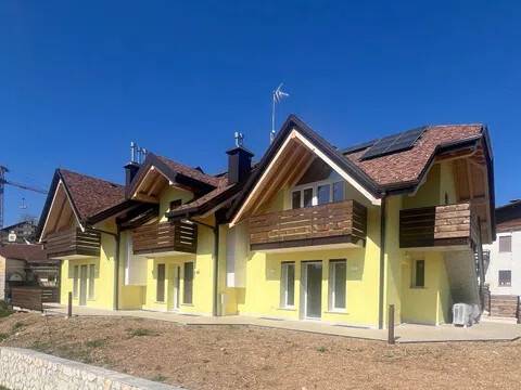 appartamento in vendita a Roana in zona Treschè Conca