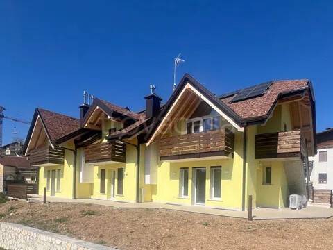 appartamento in vendita a Roana in zona Canove
