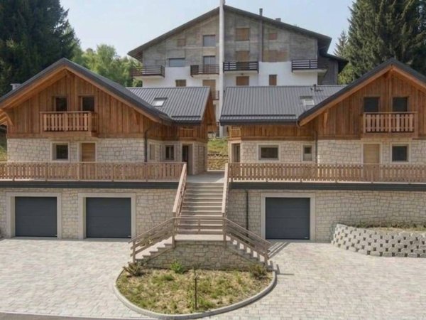 appartamento in vendita a Roana in zona Cesuna