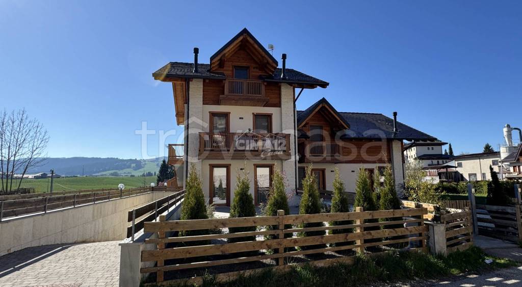 appartamento in vendita a Roana in zona Canove
