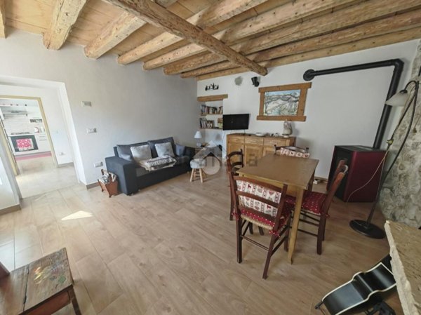 appartamento in vendita a Roana in zona Mezzaselva