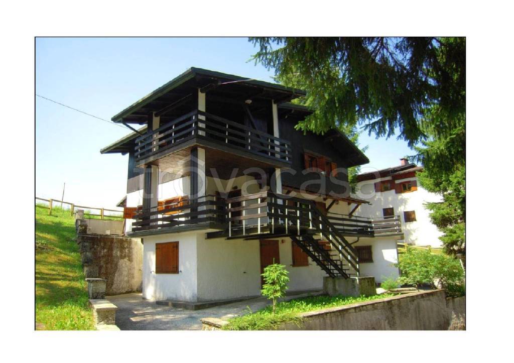 casa indipendente in vendita a Roana in zona Canove