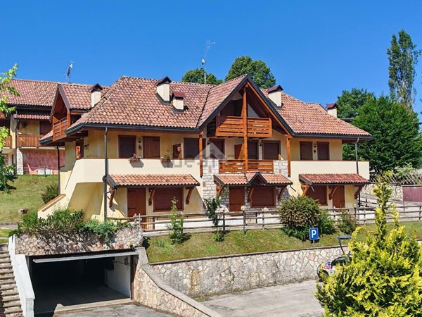appartamento in vendita a Roana in zona Cesuna