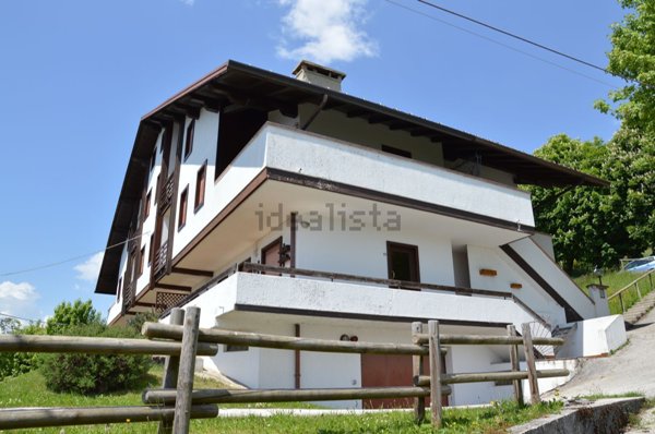appartamento in vendita a Roana in zona Mezzaselva