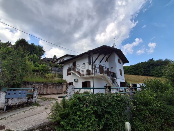 appartamento in vendita a Roana in zona Cesuna