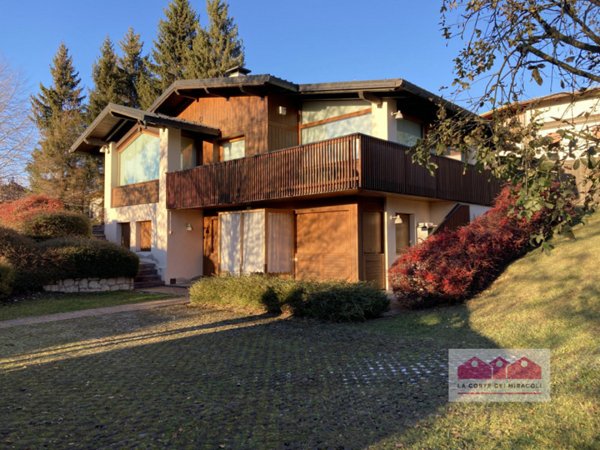 casa indipendente in vendita a Roana in zona Canove