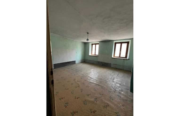 casa indipendente in vendita a Roana in zona Mezzaselva