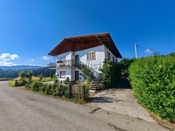 casa indipendente in vendita a Roana in zona Cesuna