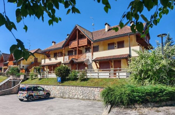 appartamento in vendita a Roana in zona Cesuna
