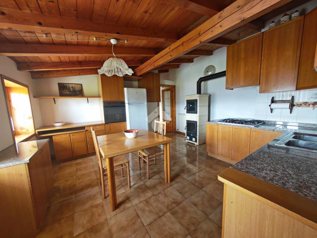 appartamento in vendita a Roana in zona Mezzaselva