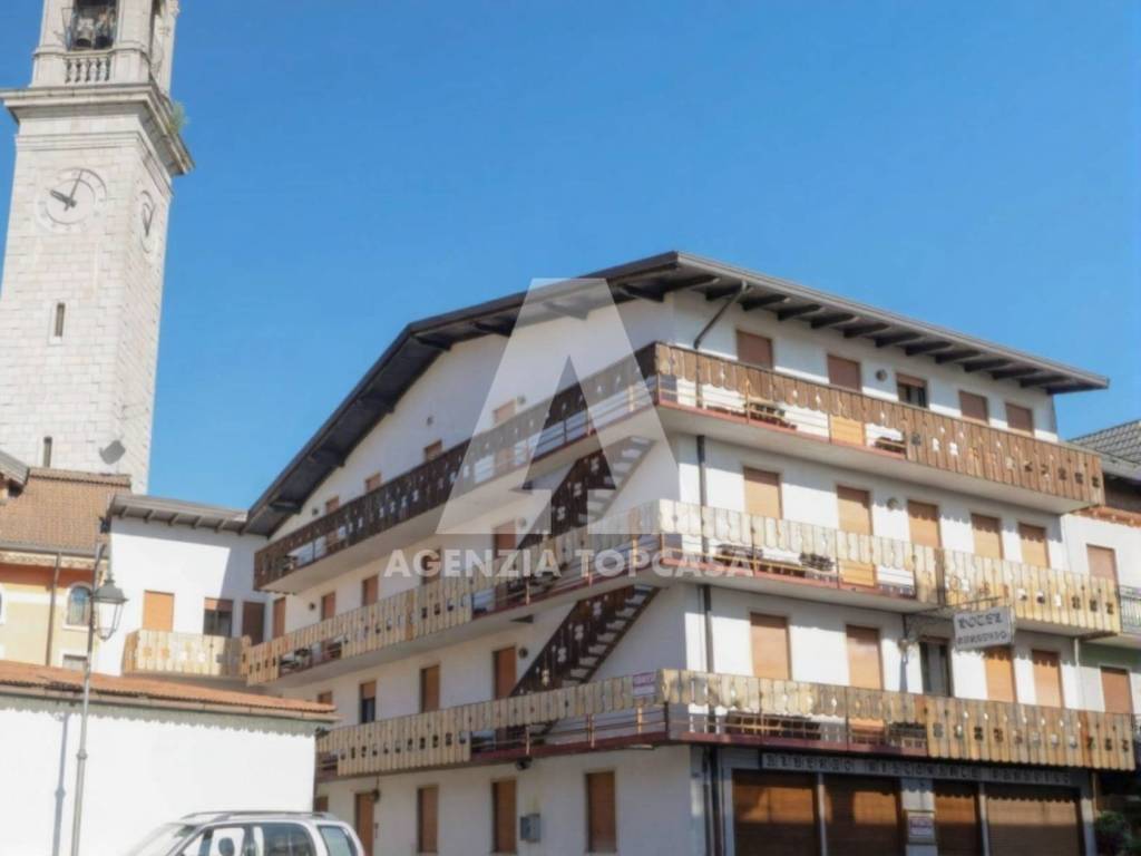 intera palazzina in vendita a Roana in zona Canove