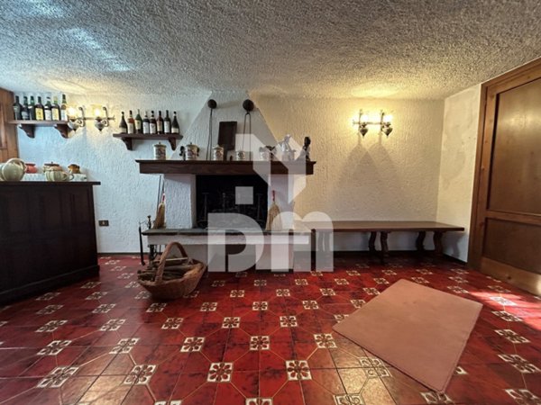 casa indipendente in vendita a Roana in zona Cesuna