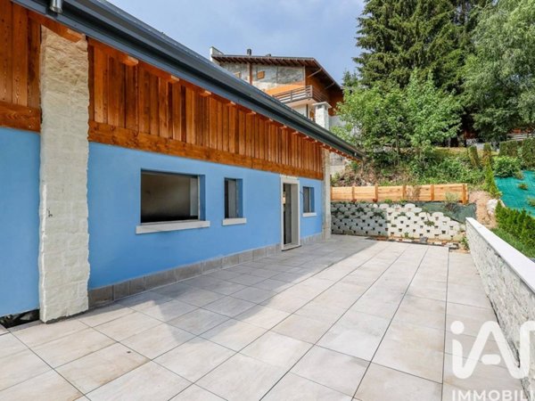 casa indipendente in vendita a Roana in zona Cesuna