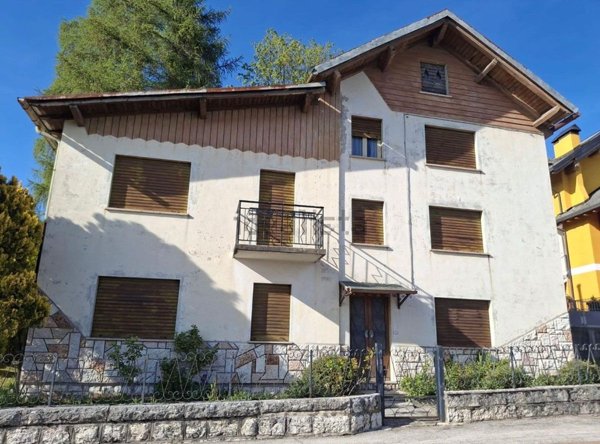 casa indipendente in vendita a Roana in zona Canove