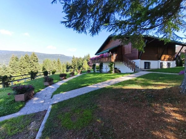 casa indipendente in vendita a Roana in zona Canove