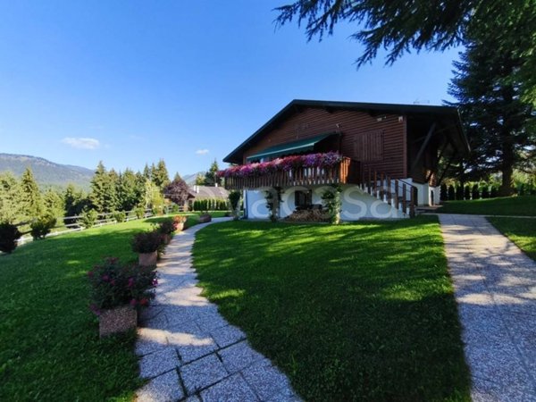 casa indipendente in vendita a Roana in zona Canove