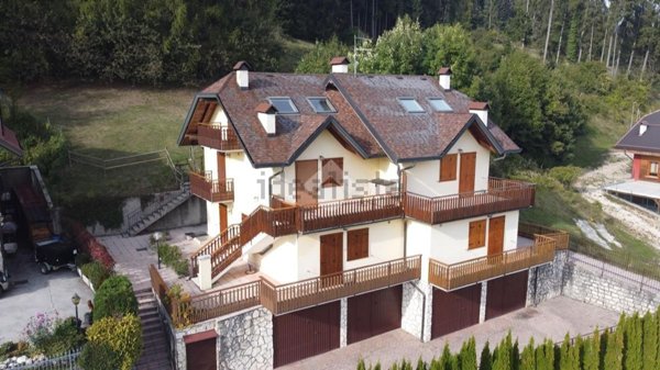 appartamento in vendita a Roana in zona Mezzaselva