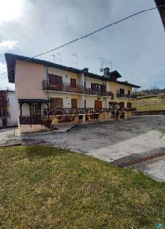 appartamento in vendita a Roana in zona Treschè Conca