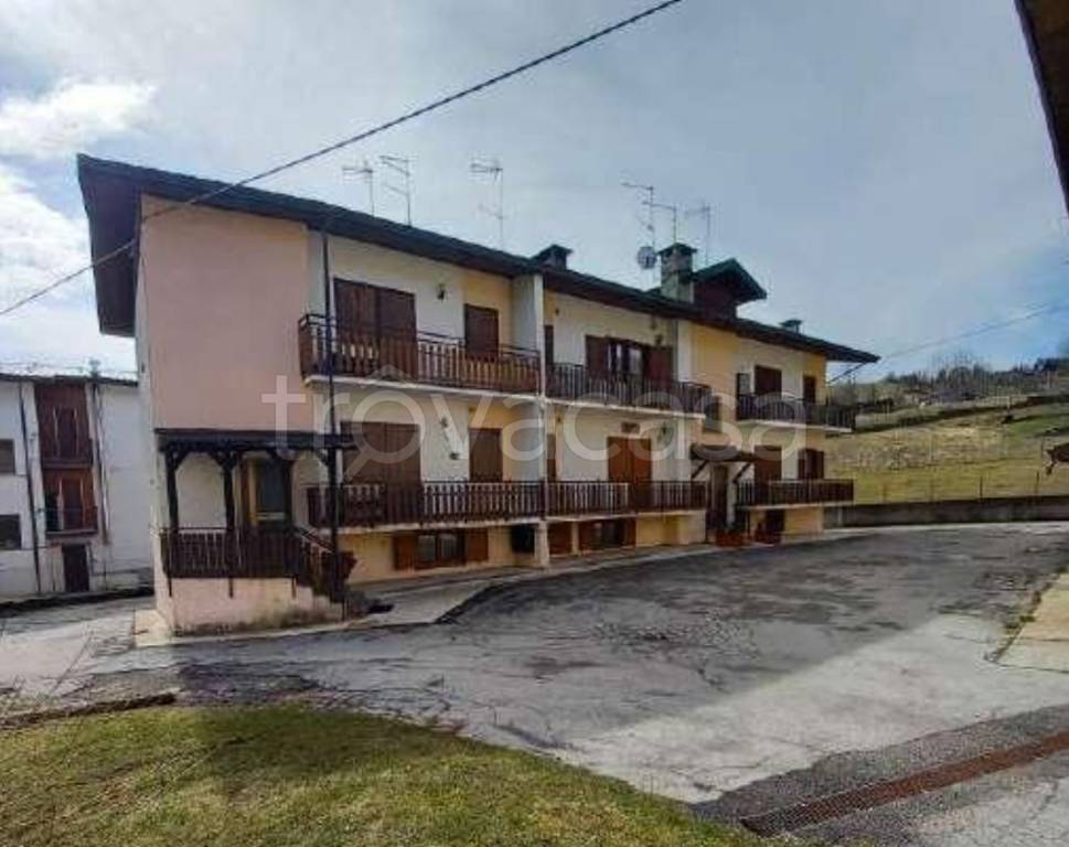 appartamento in vendita a Roana in zona Treschè Conca