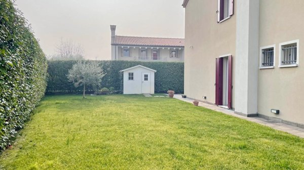 casa indipendente in vendita a Romano d'Ezzelino