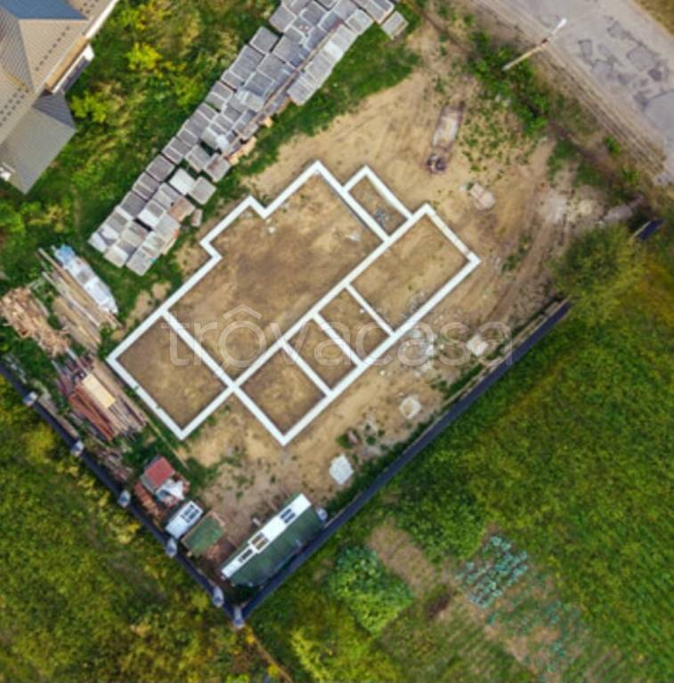 terreno edificabile in vendita a Romano d'Ezzelino