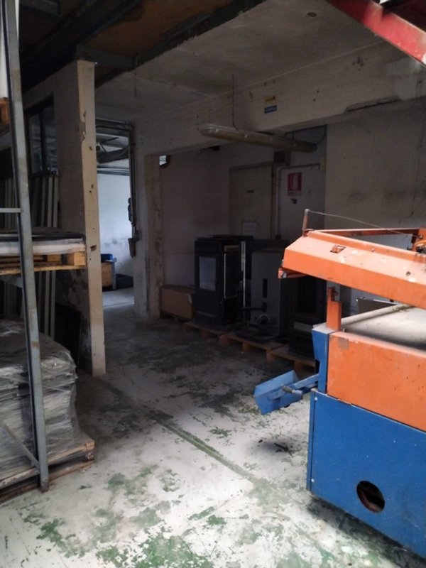 locale di sgombero in vendita a Romano d'Ezzelino