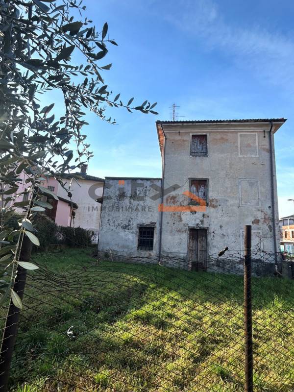 casa indipendente in vendita a Romano d'Ezzelino