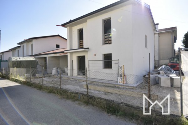 casa indipendente in vendita a Romano d'Ezzelino