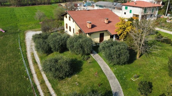 casa indipendente in vendita a Romano d'Ezzelino