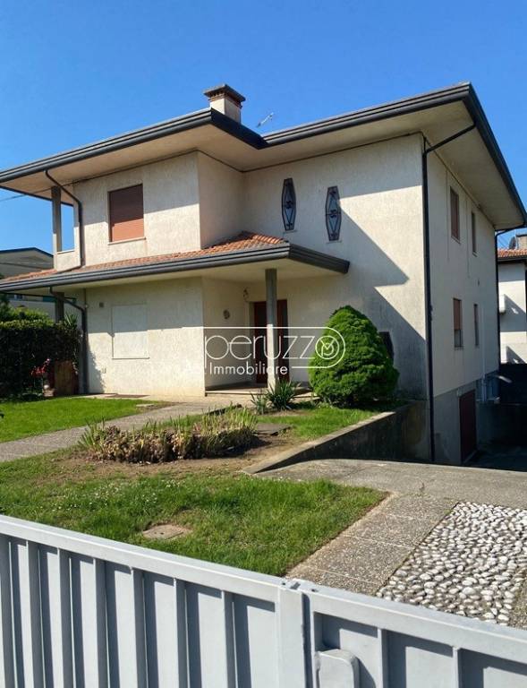 casa indipendente in vendita a Romano d'Ezzelino in zona San Giacomo