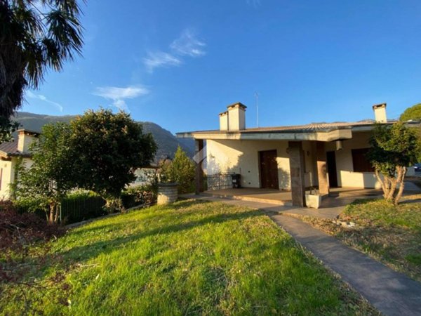 casa indipendente in vendita a Romano d'Ezzelino