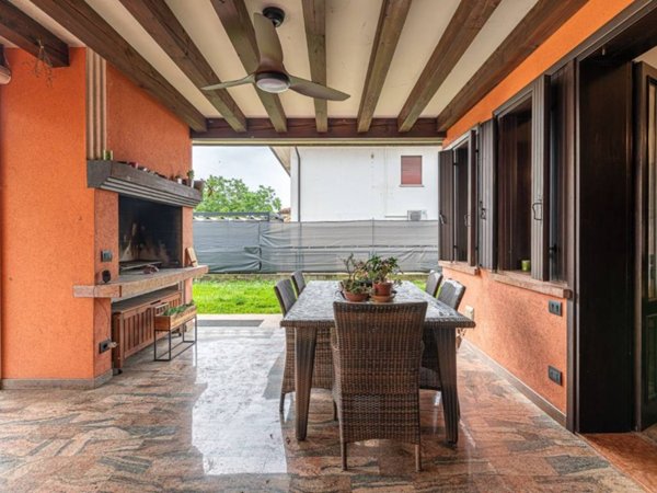 casa indipendente in vendita a Romano d'Ezzelino in zona San Giacomo