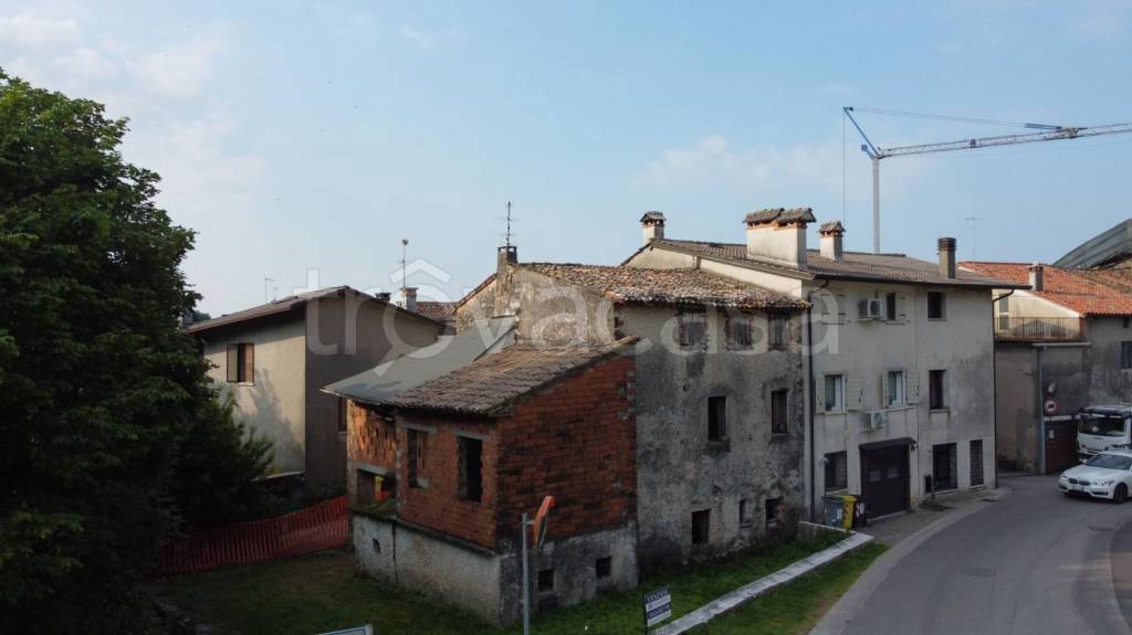 casa indipendente in vendita a Romano d'Ezzelino