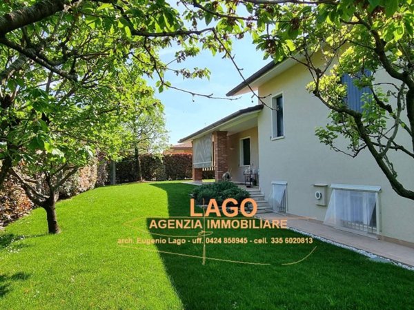 casa indipendente in vendita a Romano d'Ezzelino