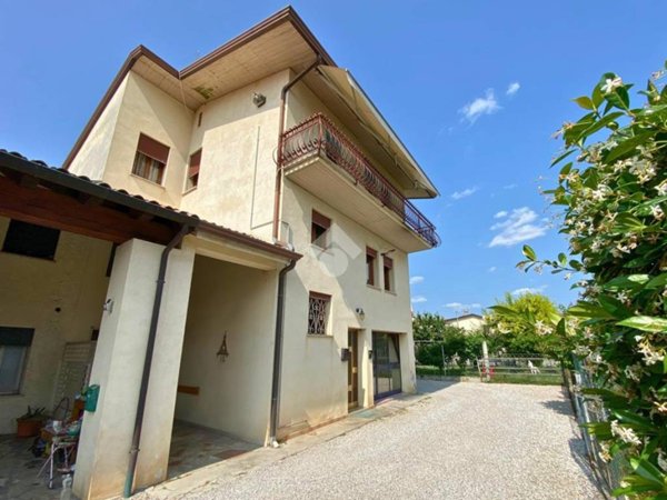 casa indipendente in vendita a Romano d'Ezzelino in zona San Giacomo