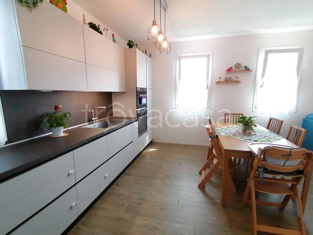 casa indipendente in vendita a Romano d'Ezzelino