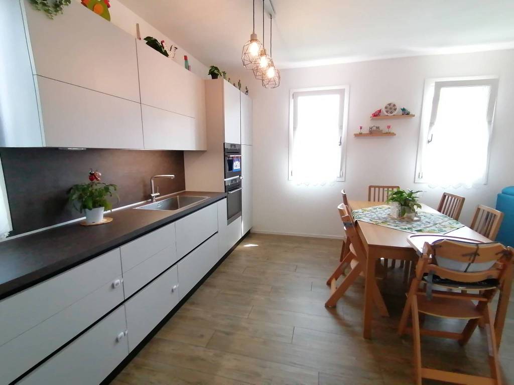 casa indipendente in vendita a Romano d'Ezzelino