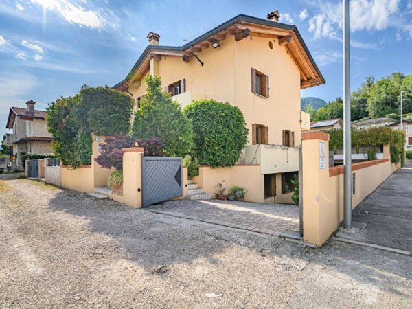 casa indipendente in vendita a Romano d'Ezzelino