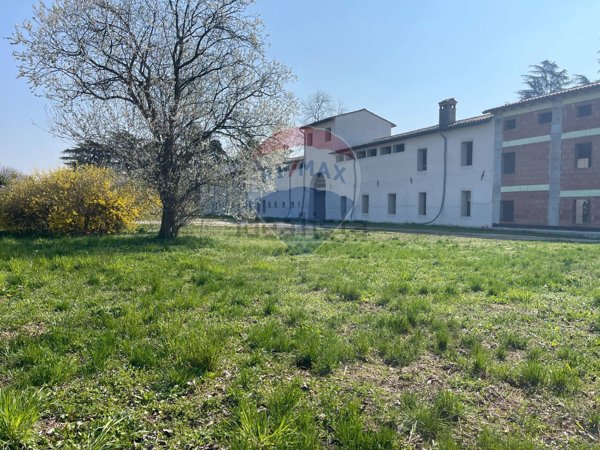 terreno edificabile in vendita a Romano d'Ezzelino