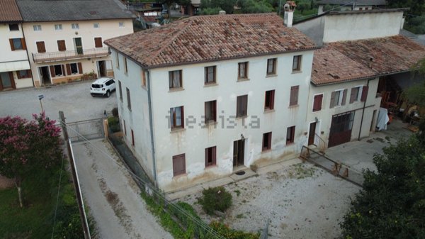 casa indipendente in vendita a Romano d'Ezzelino