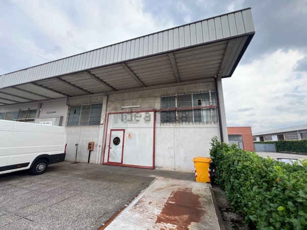 capannone in vendita a Romano d'Ezzelino