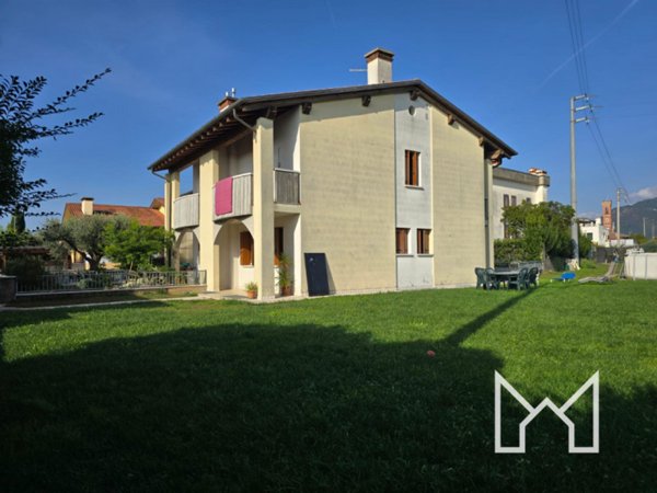 casa indipendente in vendita a Romano d'Ezzelino in zona Fellette