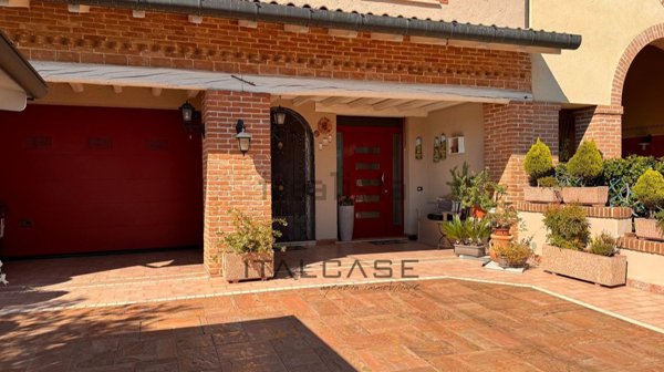casa indipendente in vendita a Romano d'Ezzelino