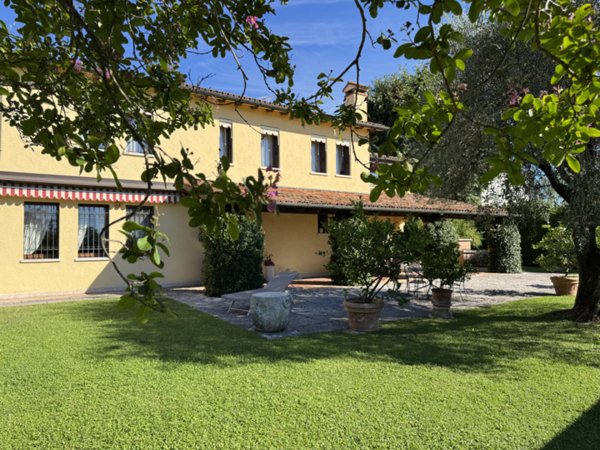 casa indipendente in vendita a Romano d'Ezzelino