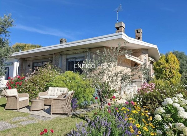 casa indipendente in vendita a Romano d'Ezzelino in zona Fellette