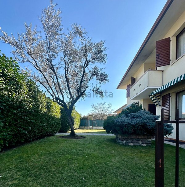 casa indipendente in vendita a Romano d'Ezzelino