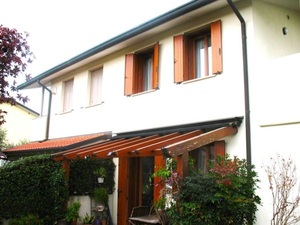 casa indipendente in vendita a Romano d'Ezzelino