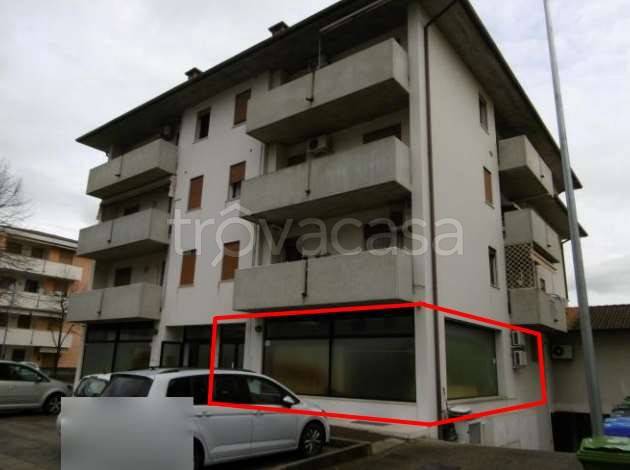 negozio in vendita a Romano d'Ezzelino