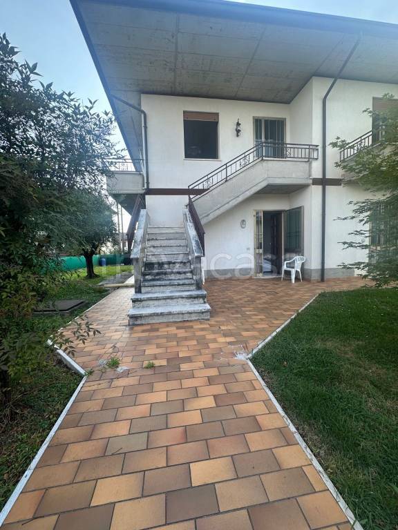 casa indipendente in vendita a Romano d'Ezzelino