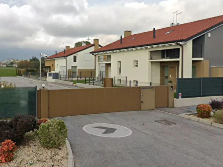 casa indipendente in vendita a Romano d'Ezzelino in zona Fellette